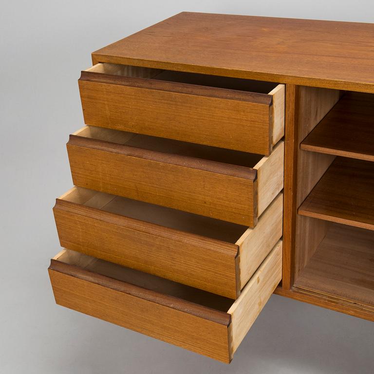 Olli Borg, a mid-20th century '4004' sideboard for Asko.