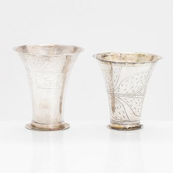 Bägare, 2 st, silver, Carl Zacharias Schultz, Tavastehus 1820, den andra möjl. Kuopio.