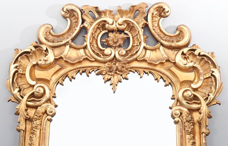 GOLVSPEGEL, rokokostil. 1800-talets andra hälft.
