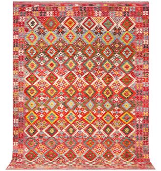 A Kilim carpet, c. 351 x 252 cm.