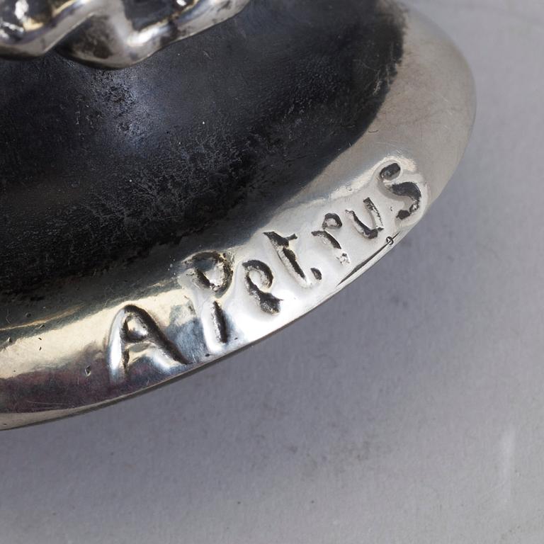 ANNA PETRUS, vas, Janushuvud, tenn, Firma Svenskt Tenn, Stockholm 1993.