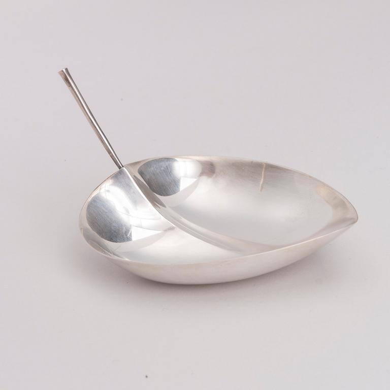 SKÅL, silver, Tapio Wirkkala, Kultakeskus, Tavastehus 1966. Vikt 58 g.