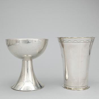 BÄGARE, 2 st, Guldsmedsaktiebolaget, Stockholm, 1922, 1937. Totalvikt ca 495 gram.