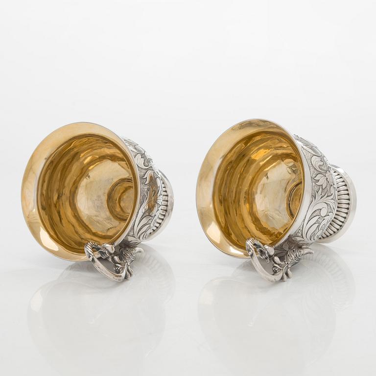 Kaffekoppar, ett par, silver och förgyllt silver (12L), sannolikt A F Bergmüller, Weissenfels, ca 1820. Empir.