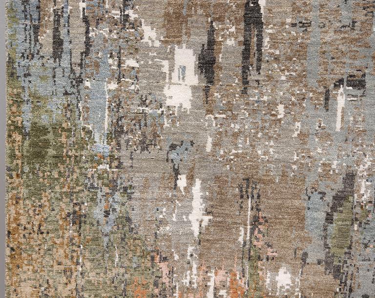 A carpet Oriental ca 308 x 244 cm.