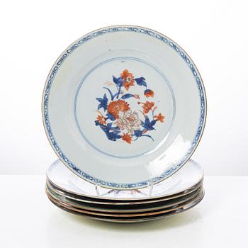 Tallrikar, sex stycken, porslin. Qingdynastin, 1700-tal.
