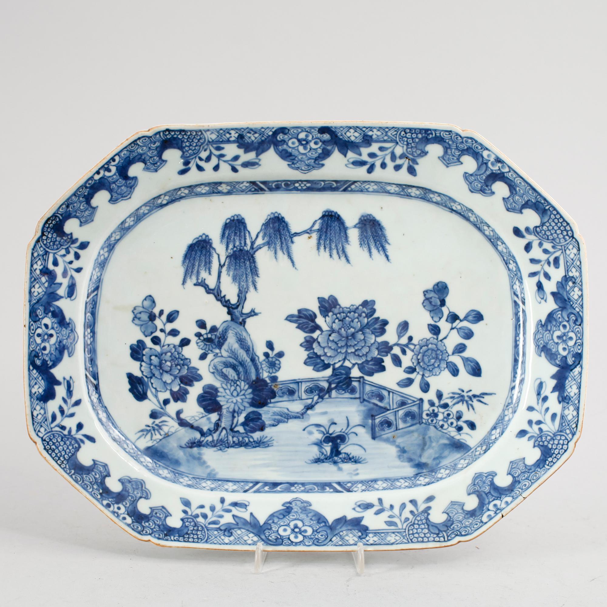 STEKFAT, porslin, Kina, Qianlong 1736-1795.