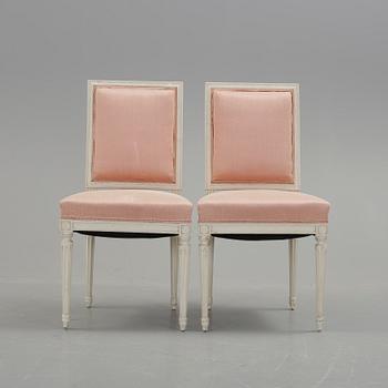 STOLAR, ett par, gustaviansk stil, 1900-tal.