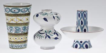 LJUSSTAKE SAMT VASER, 2st, fajans, Stig Lindberg Gustavsberg.