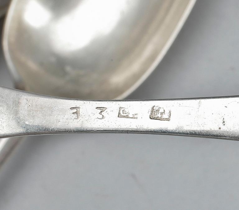 MATSKEDAR, 7 st, silver, olika mästare, bla Nils Dahl, Linköping 1760. 1700-1800-tal. Vikt ca 320 gram.