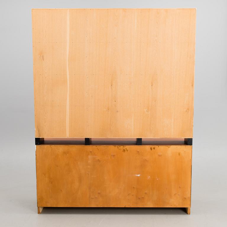 A bookshelf manufactured by Nupponen in the 1960s.