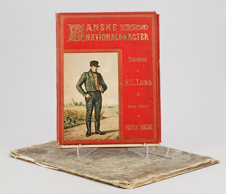 MAPP MED LITOGRAFISKA PLANSCHER RESP PLANSCHVERK, bla "Danske Nationaldragter" av FC Lund/Vilhelm Bergsoe, Köpenhamn 1890.