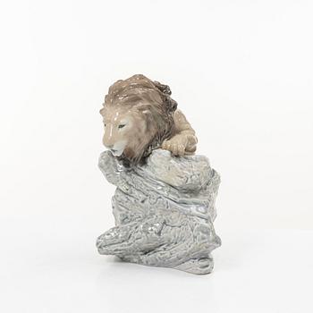 Lladró, figurin, "Lion pouncing", Spanien.