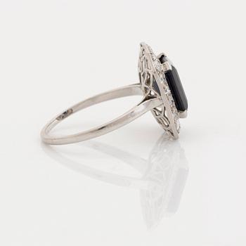 Ring platina med safir och diamanter.