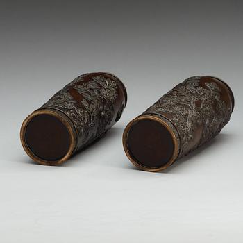 A pair of Japanese bronze vases, Meiji (1868-1912).