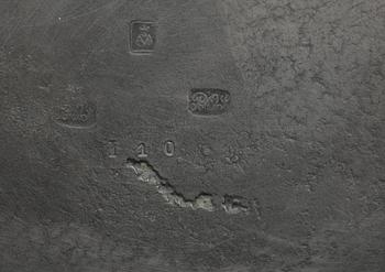 FAT, 5 st, tenn, bl a 1700/1800-tal, otydliga stämplar.