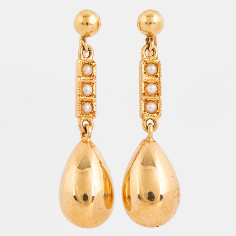 18K gold and seed pearl drop earrings.