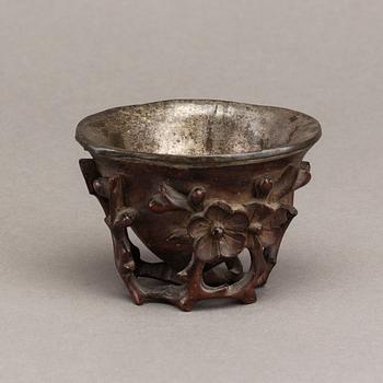 A QING DYNASTY LIBATION CUP.