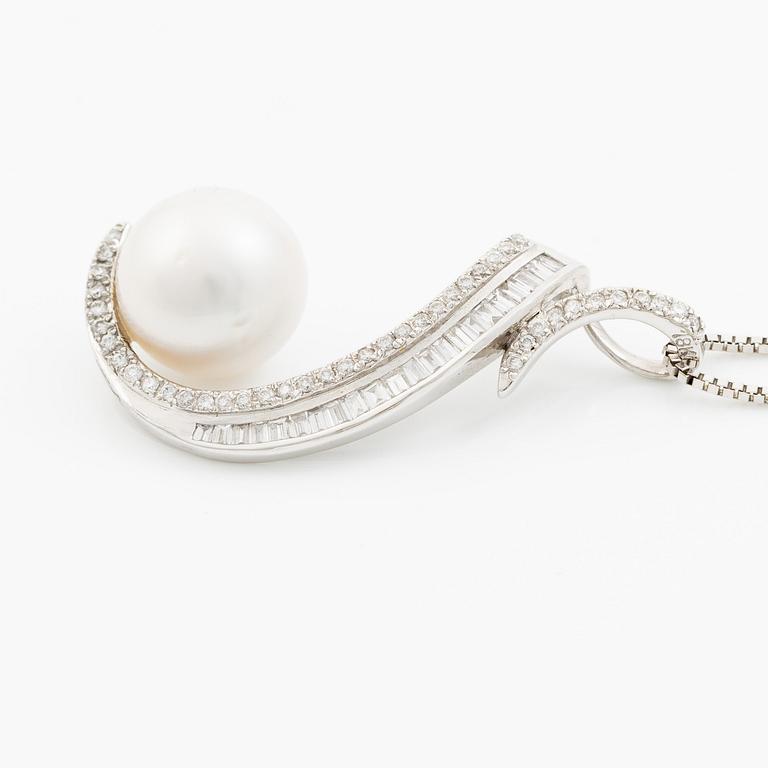 Pendant, 18K white gold with a cultured pearl and baguette and brilliant-cut diamonds.