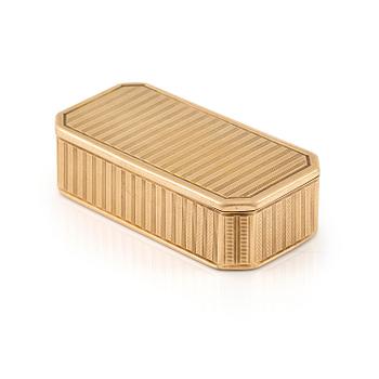 327. Box, 14K gold, possibly France.