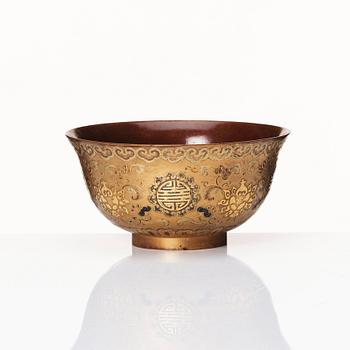 A gilded lacquered bowl, Qing dynasty, Yongzheng/ Qianlong, 18th Century.