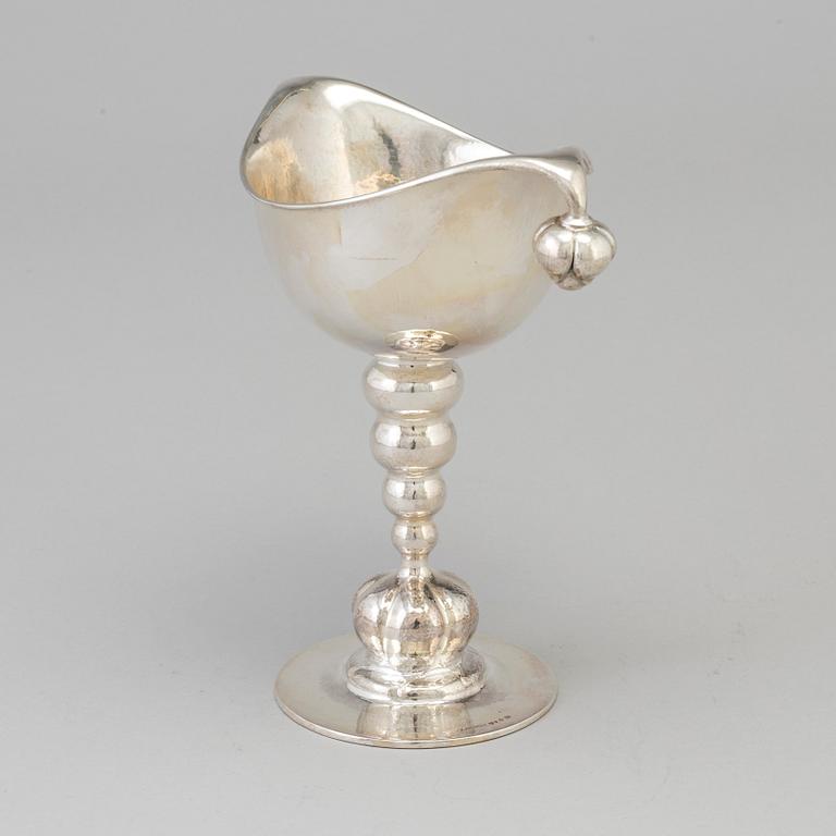 A Swedish Art Nouveau silver stemmed cup, maker's mark K Anderson, Stockholm, 1918.