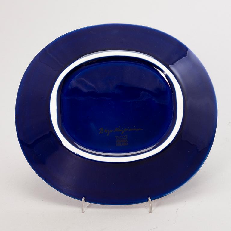 BIRGER KAIPIAINEN, a ceramic decorative dish signed Birger Kaipiainen, Arabia, Finland.