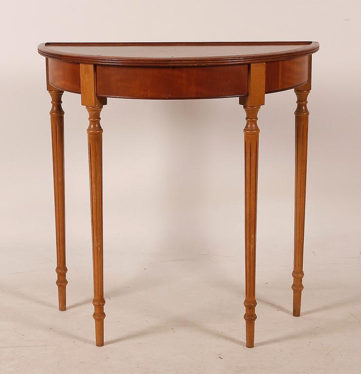 KONSOLBORD, engelskstil, 1900-talets andra hälft.