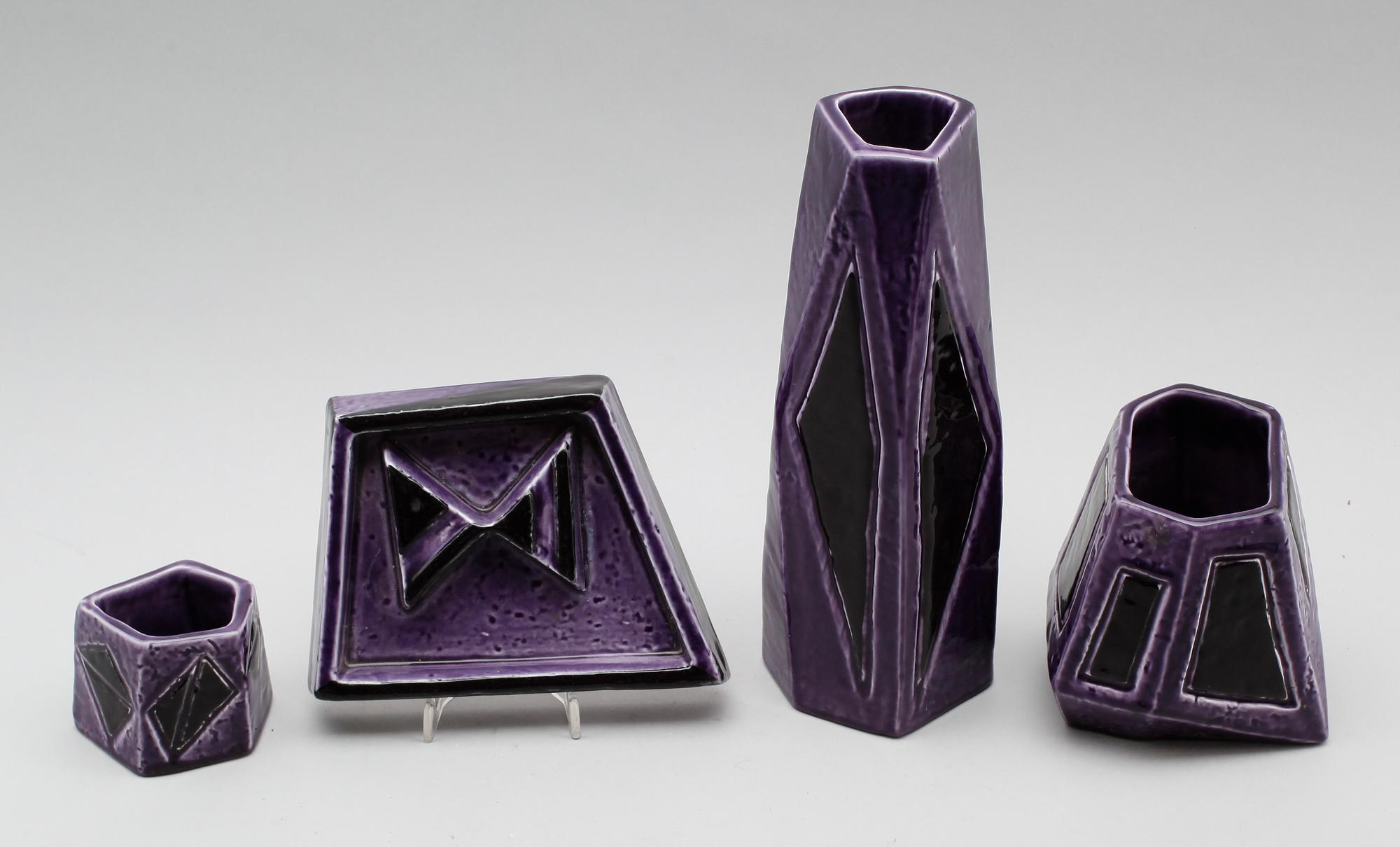 VASER, 3 st samt FAT, chamotte, Vilhelm Bjerke-Petersen, Rörstrand.