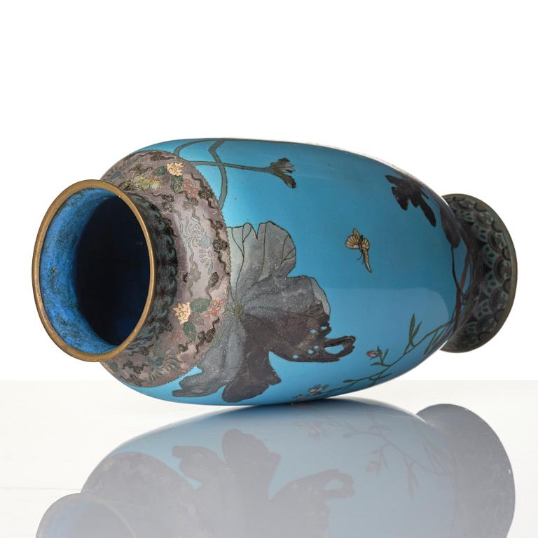 A Japanese cloisonné vase, first part of the 1900s.