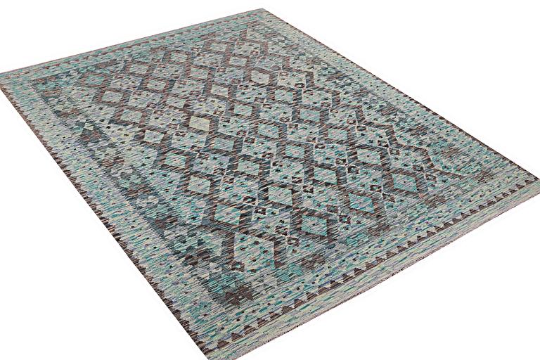 A Kilim rug, c. 250 x 194 cm.