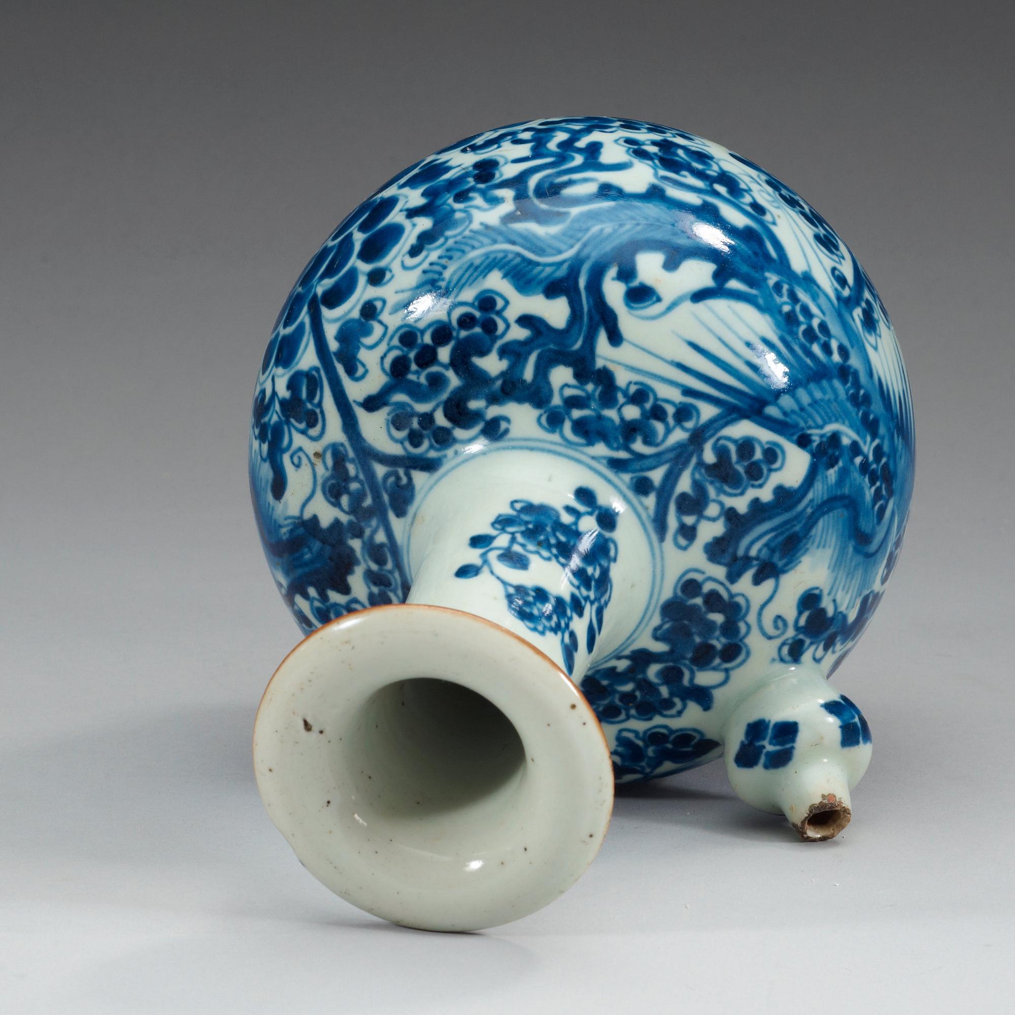 A blue and white kendi, Qing dynasty, 17th Century.