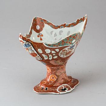 UPPSATSSKÅL, porslin. Japan, Imari, 1900-tal.