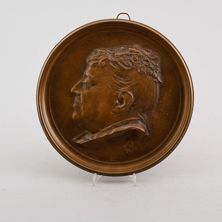 THEODOR LUNDBERG, väggrelief, brons, monogramsignerad och daterad 1890.