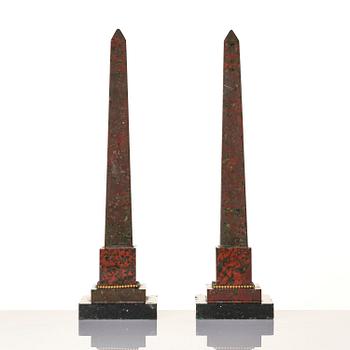 Obelisker ett par, tidigt 1900-tal.