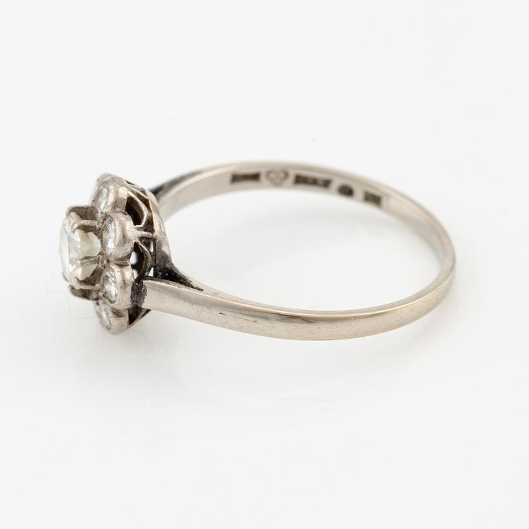 Ring, carmine ring, 18K white gold with brilliant-cut diamonds.