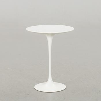 EERO SAARINEN, a tulip side table.