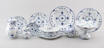 SERVISPORSLIN, 45 delar, "Musselmalet", Royal Copenhagen.