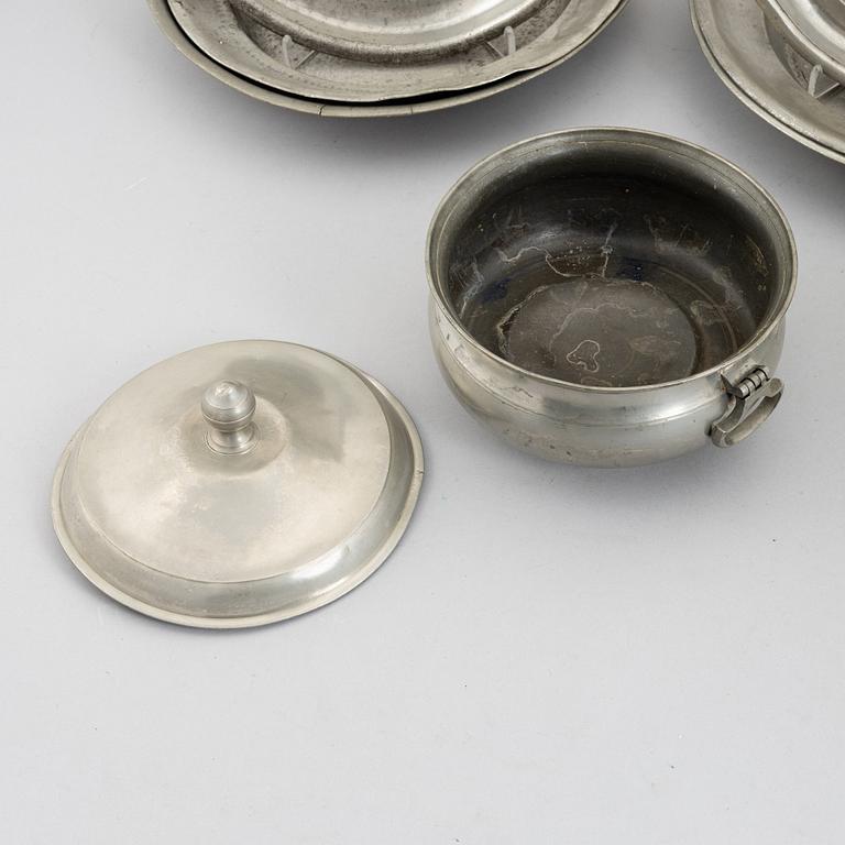 A set of eight pewter pieces, Sweden, 18th/19th Century.