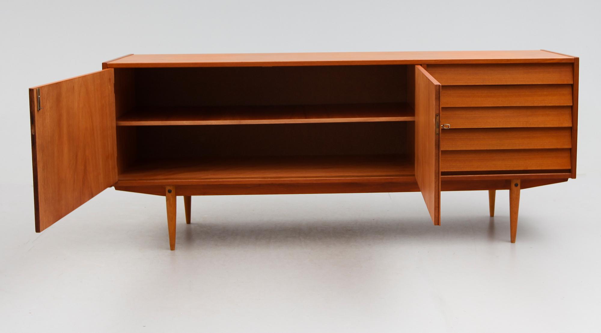 SIDEBOARD, 1900-talets andra hälft.