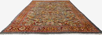 A Ziegler Mahal carpet, West Persia, 523 x 363 cm.