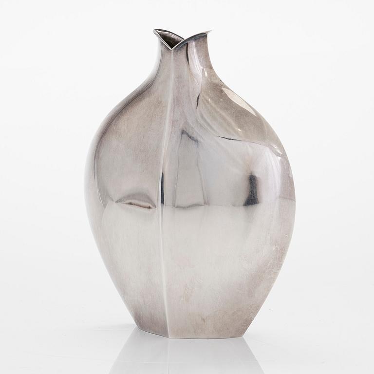 Tapio Wirkkala, maljakko, hopeaamalli TW 42, Kultakeskus, Hämeenlinna 1961.