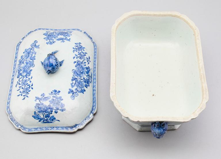 TERRIN, porslin, Kina, Qianlong 1736-1795.
