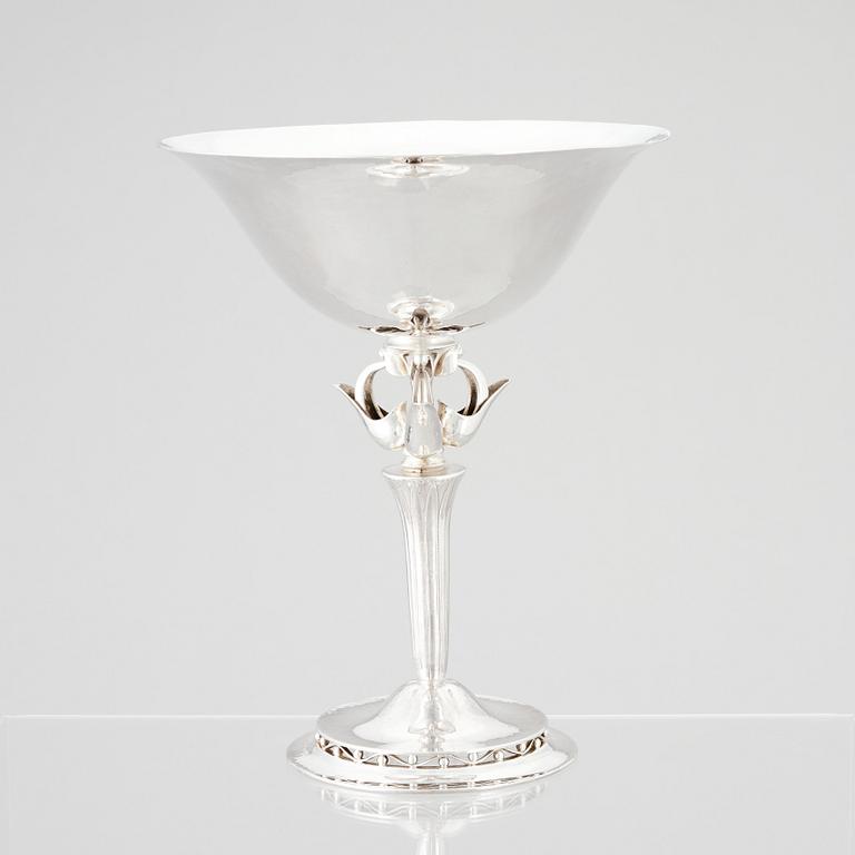 Georg Jensen, skål på fot, Köpenhamn 1925-32, sterling. Design nr 471, svenska importstämplar 1927.