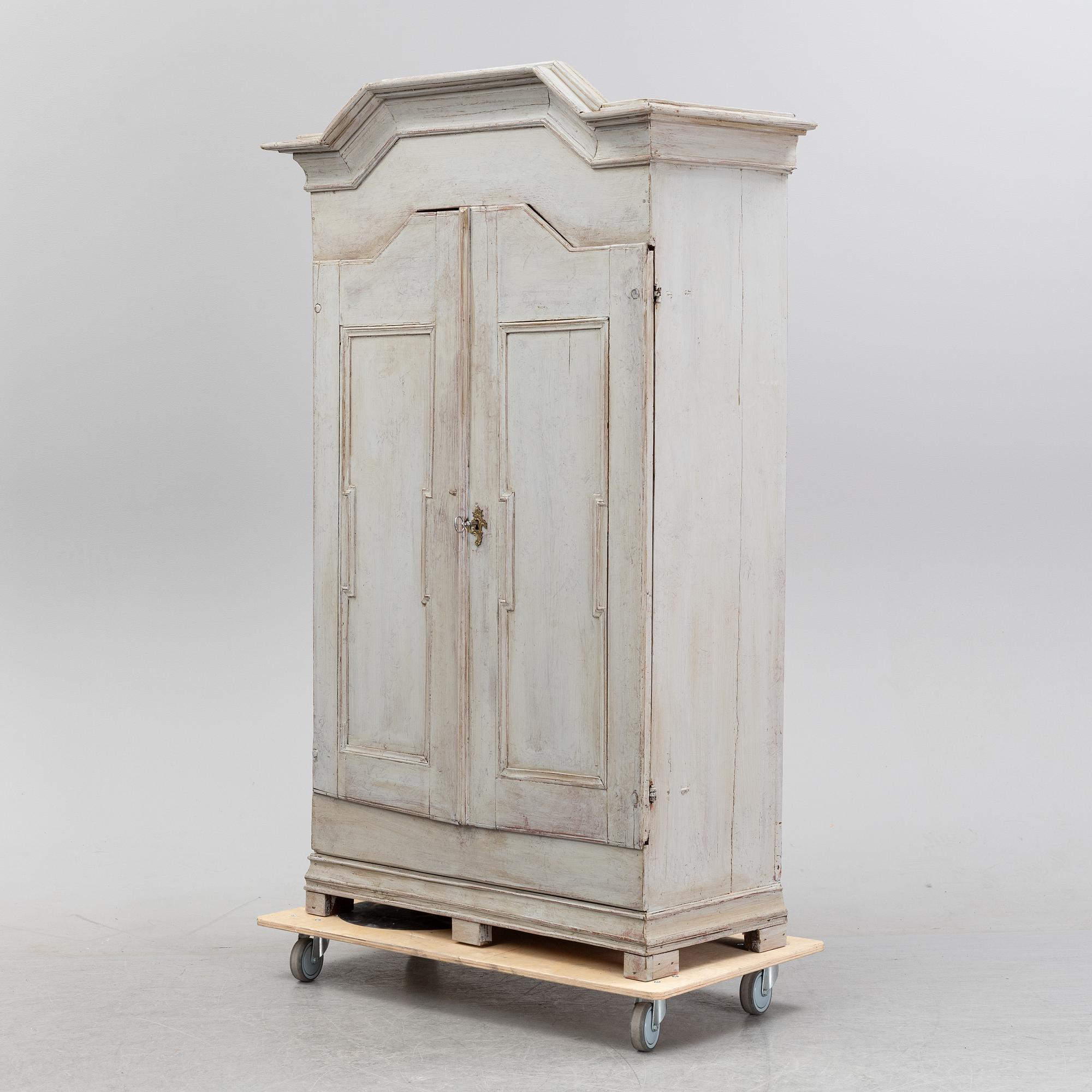 A 18/19th Century cabinet.