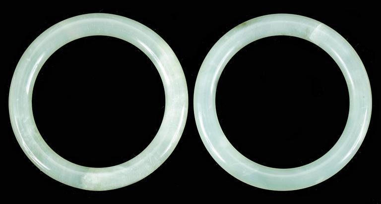 PARARMBAND, 2 st, grön nefrit.