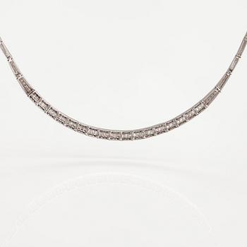 Halsband, 14K vitguld, diamanter ca 1.30 ct tot.