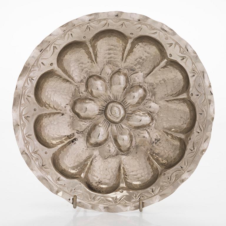 Skål, silver, 1900-tal. Stämplad P. Colonial med Native American märke.