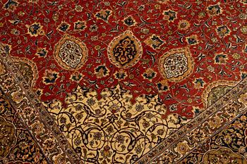 A carpet, semi-antique Tabriz, ca 398 x 290 cm.