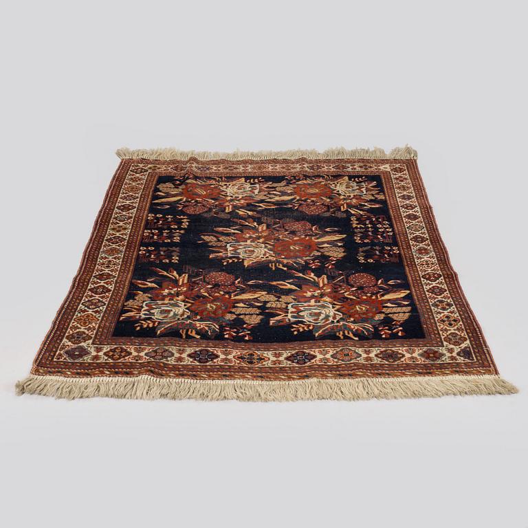 Matto, "Gol Farang" -kuvio, mahdollisesti Afshar, n. 146 x 127 cm.